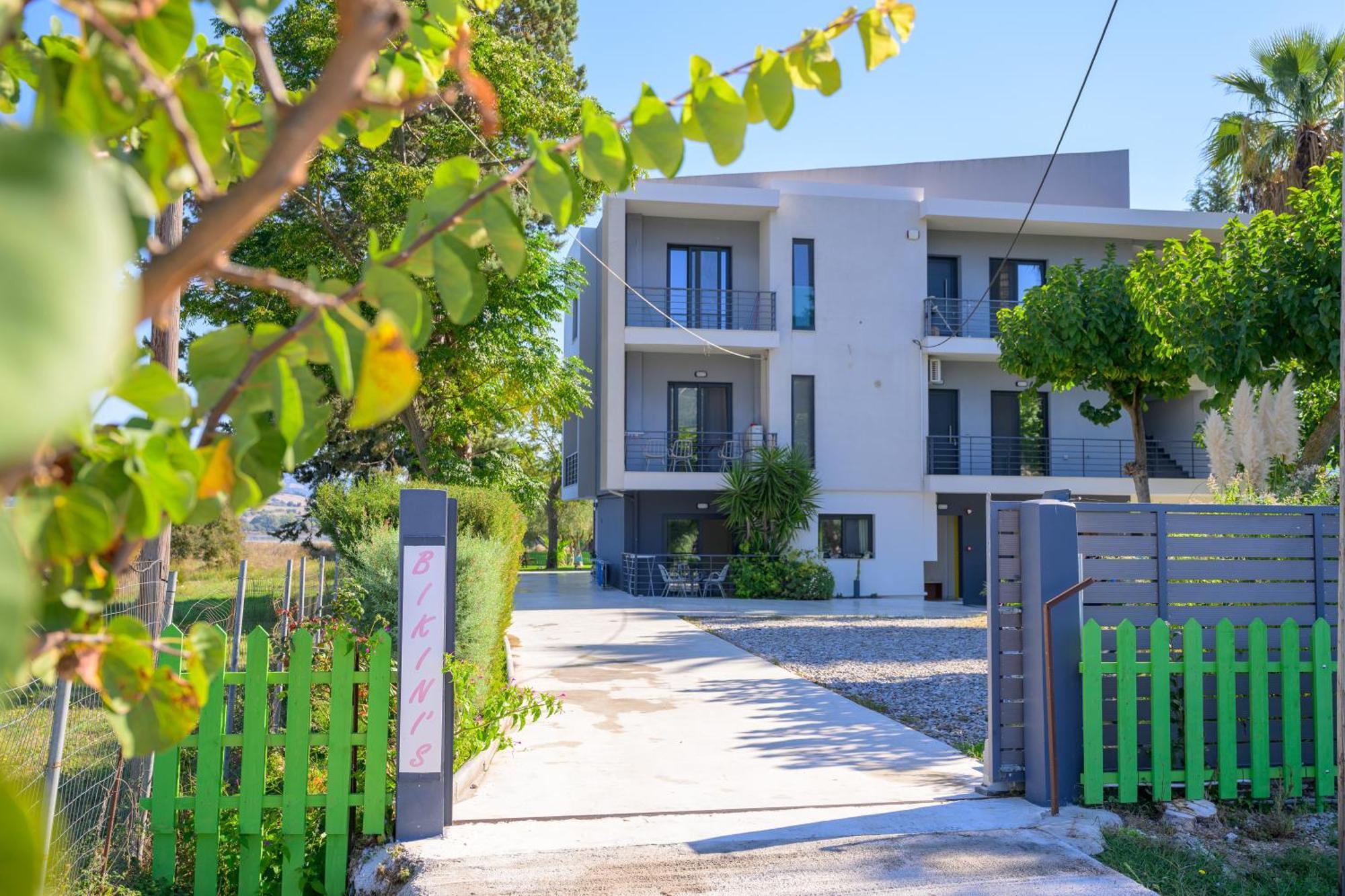 Bikini Apartments Kariótai エクステリア 写真